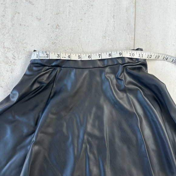 Girl’s H&M Leather Looking Skirt - Picture 4 of 7